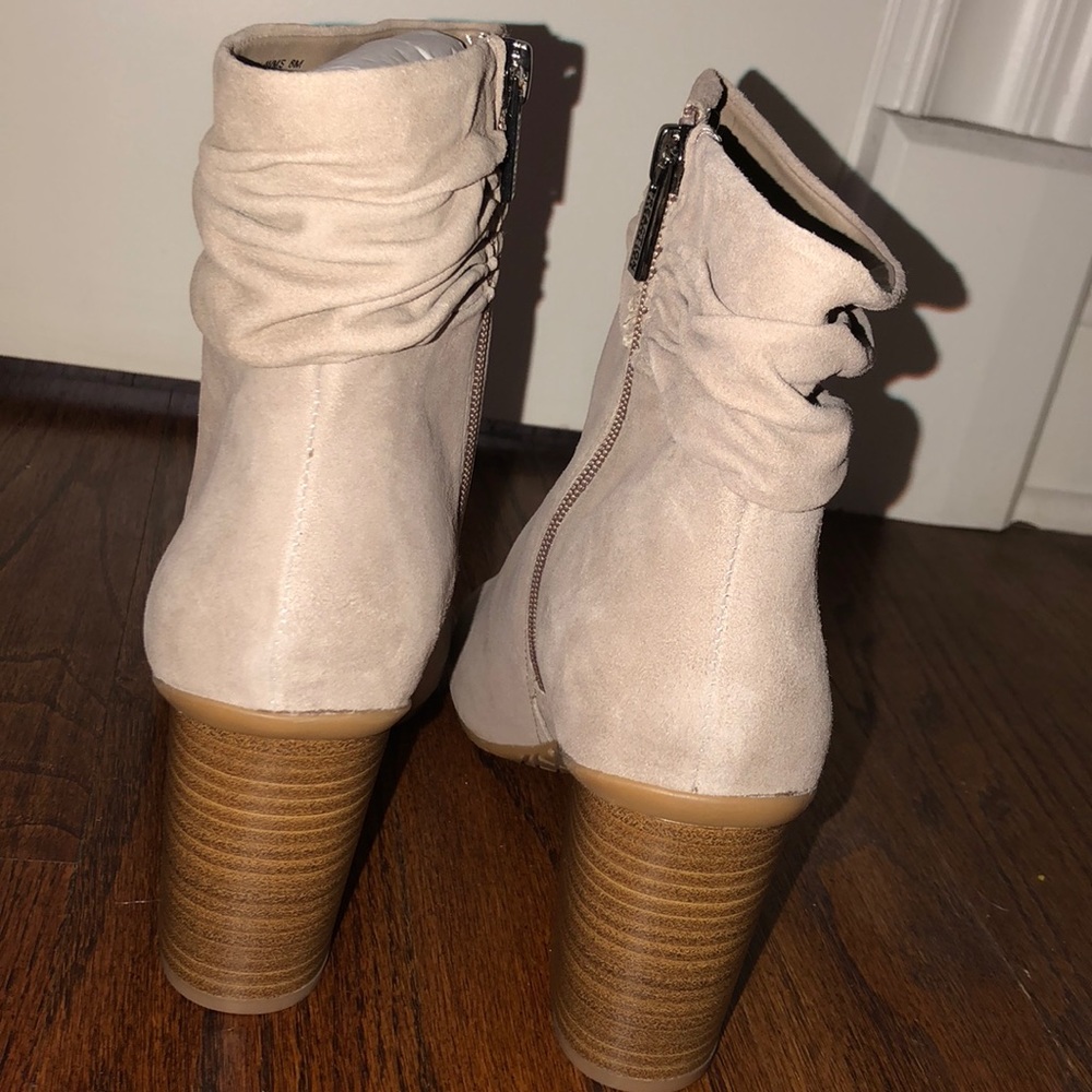 Boots - Picture 5 of 7